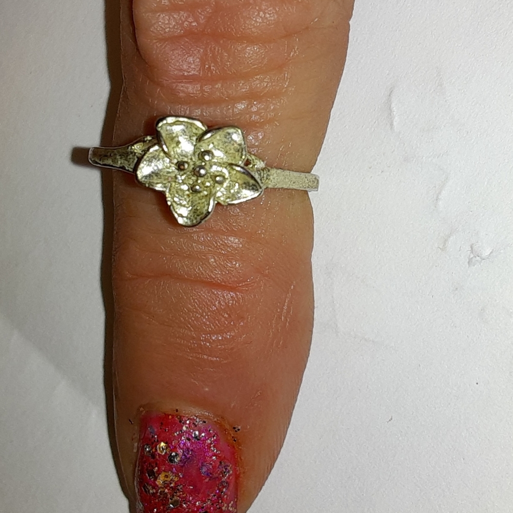 Ring - Picture 5 of 5